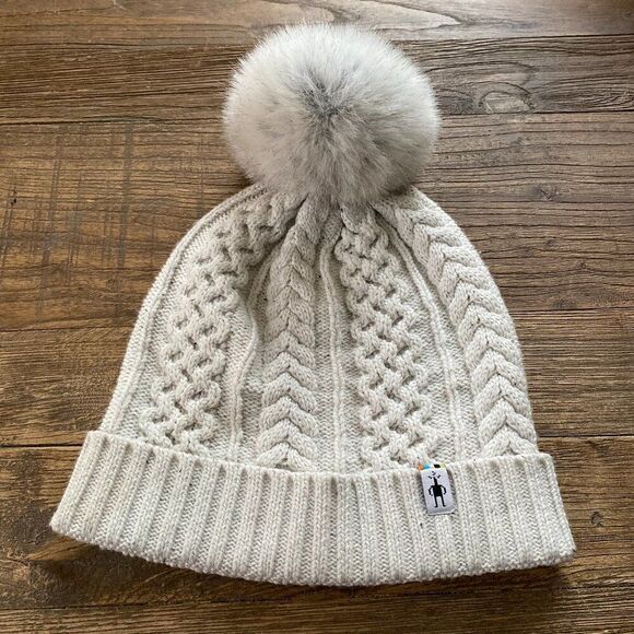 SmartWool Lodge Girl Pom Cuffed Beanie Hat One Size OS Unisex Blend - Picture 1 of 2